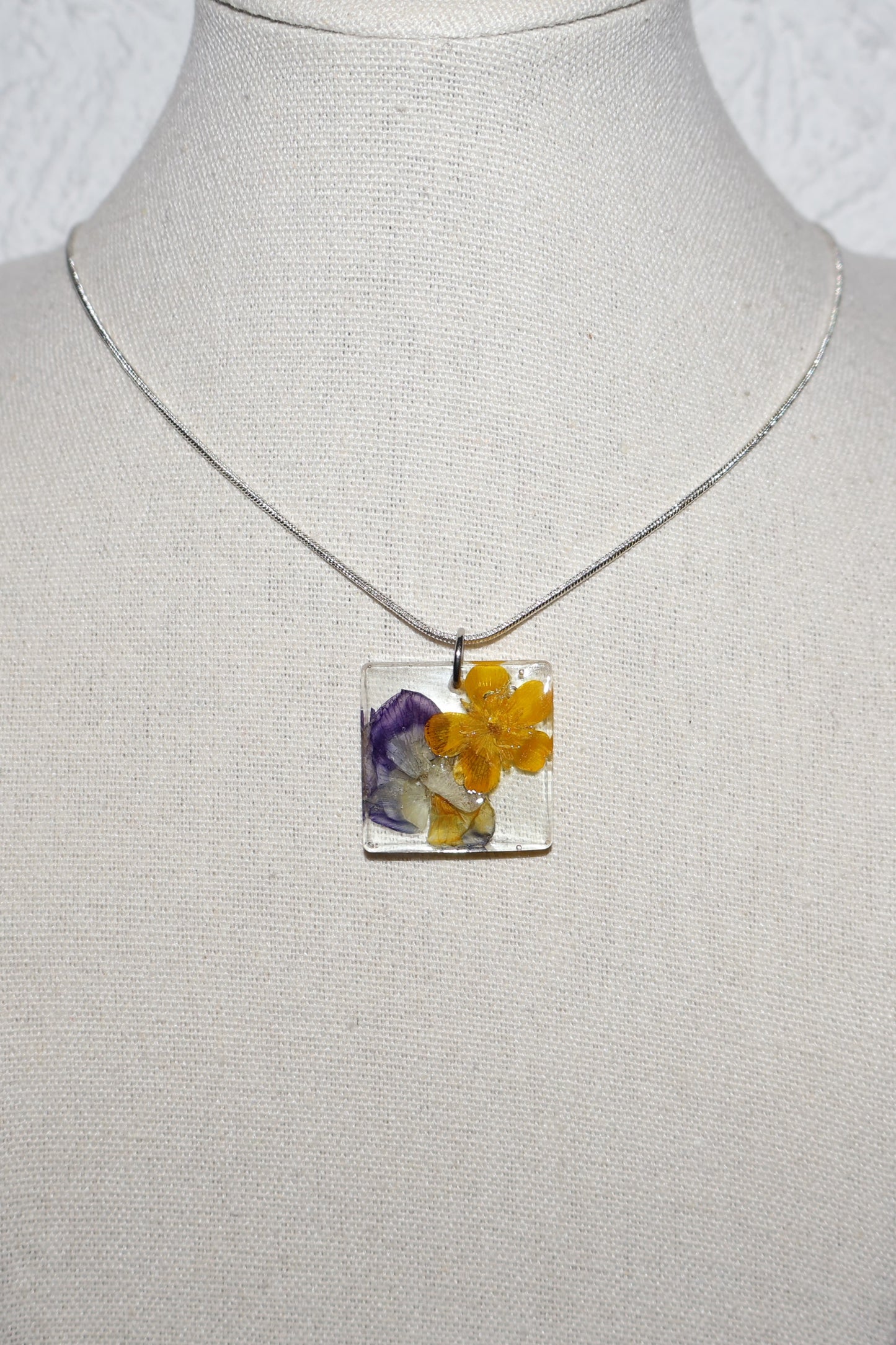 Collier de résine Astra