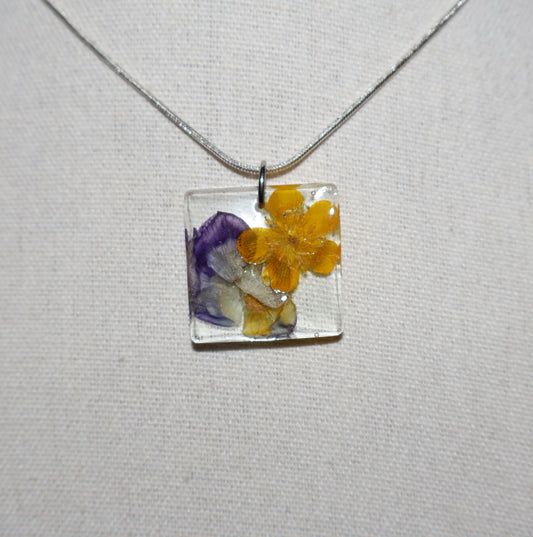 Collier de résine Astra