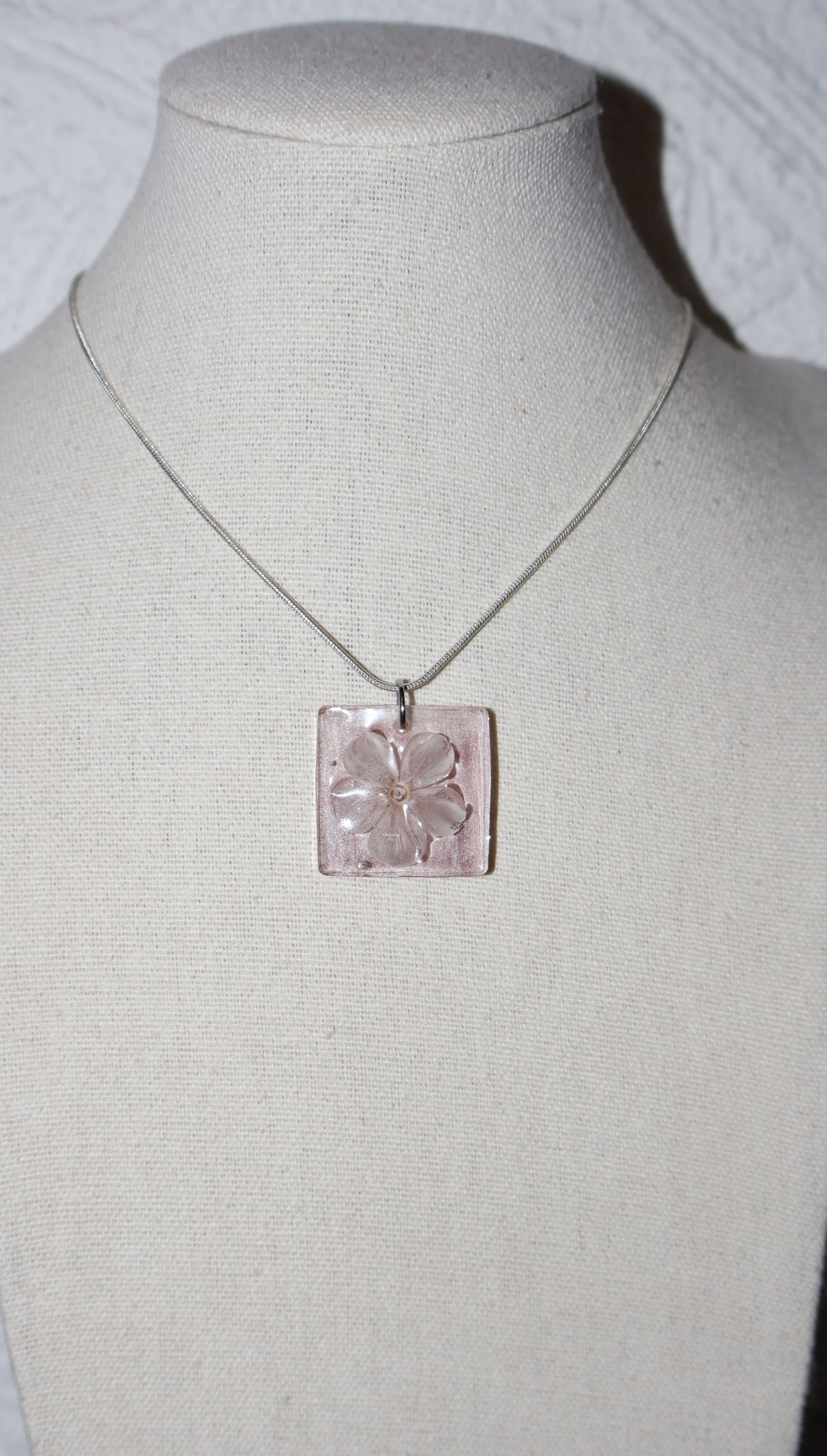 Collier de résine Astra